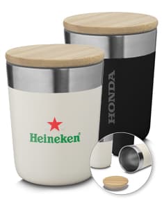 copo térmico de 300ml em cor rosa, com tampa e canudo de plástico.