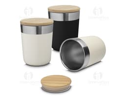 copo térmico de 300ml em cor rosa, com tampa e canudo de plástico.