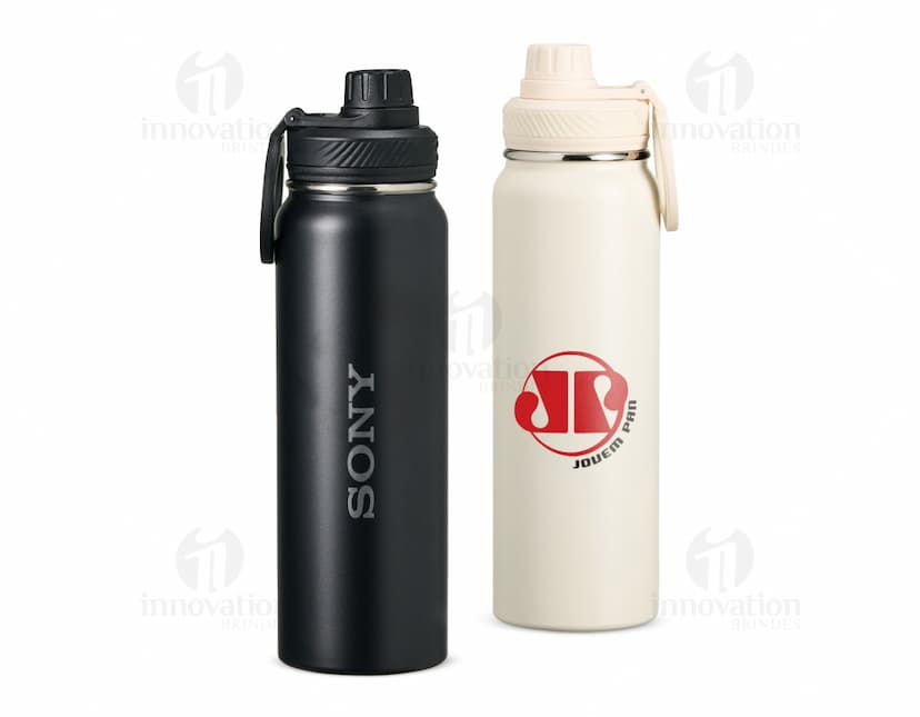 Garrafa Térmica 850ml em aço inoxidável com tampa de rosca e alça para transporte. Cor predominante: prata.