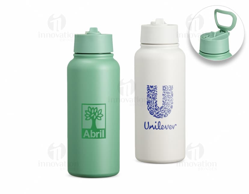 Garrafa térmica de 900ml em plástico transparente com tampa amarela. Perfeita para armazenar líquidos quentes ou frios. Ideal para manter a bebida fresca durante horas.