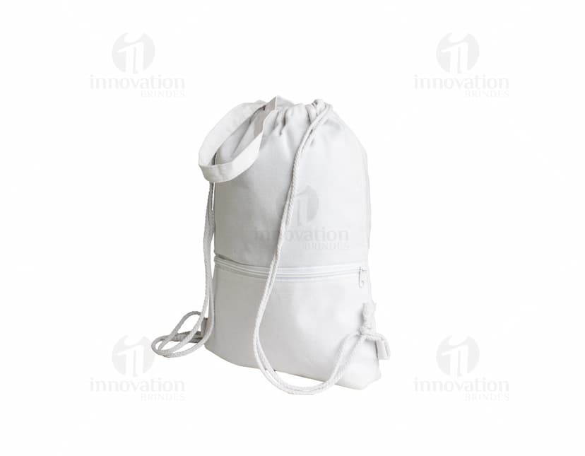 Mochila Saco Lona preta feminina, com alças de couro e zíper. Design elegante e casual, ideal para carregar objetos pessoais.