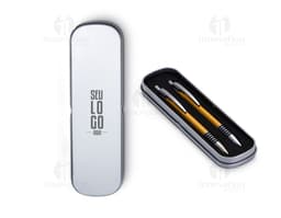 Set of pen and pencil made of metal, ideal for writing and office work. The pen features an elegant design in black, while