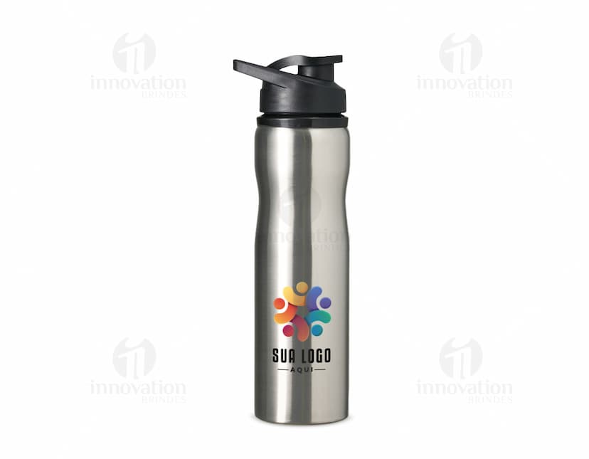 Garrafa squeeze de aço inoxidável de 800ml, com tampa e acabamento prateado. A imagem mostra o objeto sozinho, em um fundo preto, destacando seu design moderno e elegante.