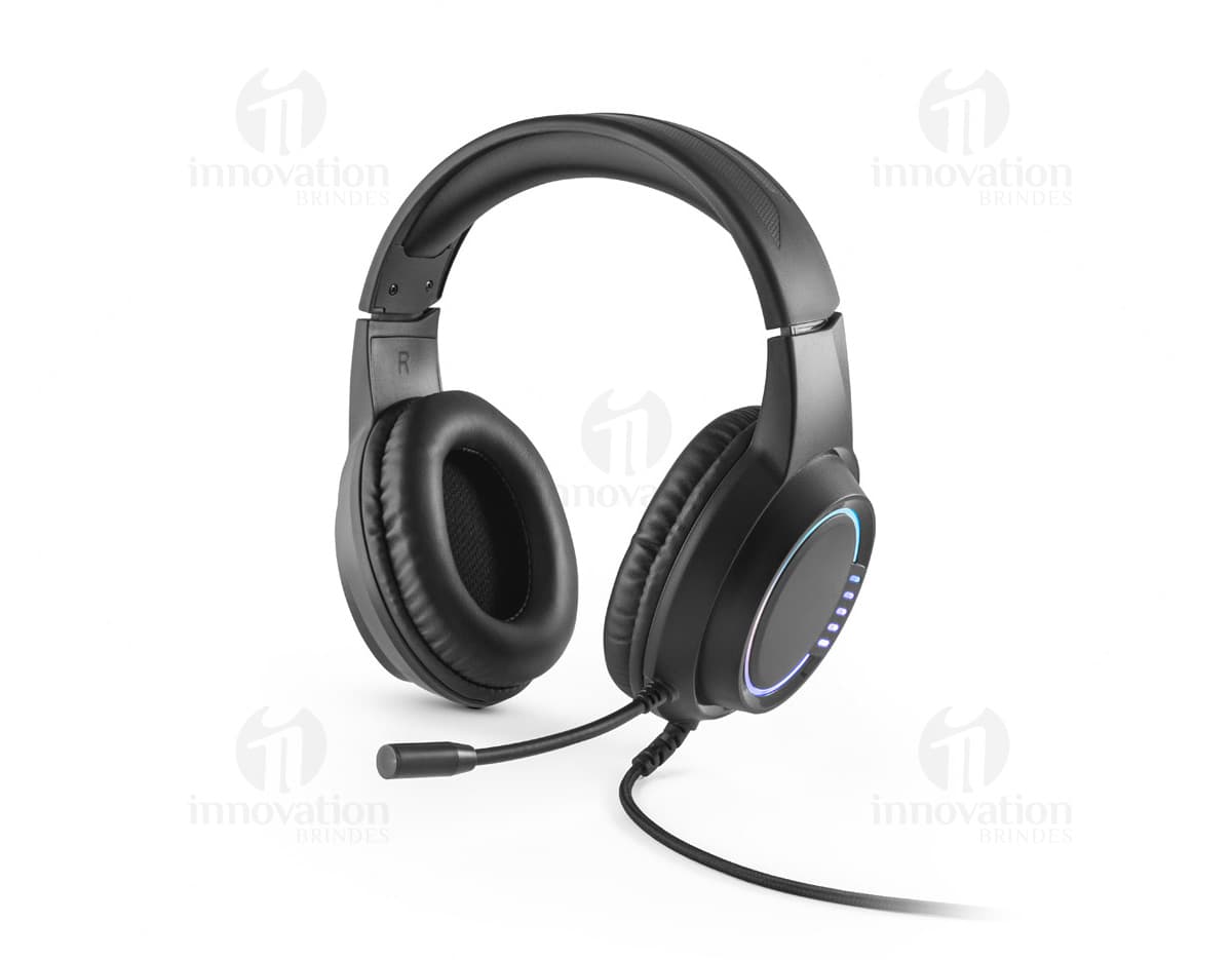 Fones de ouvido em metal prateado com design moderno, fechados com cadeado, simbolizando segurança e proteção. Conexão por fio, com plugue de chave, ideal para ouvir música em alta qualidade.