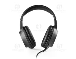 Auriculares de metal plateado con diseño moderno, cerrados con candado, simbolizando seguridad y protección. Conexión por