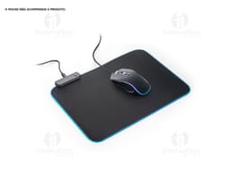 Tapete para jogos em poliéster preto com design clean e textura de couro, ideal para utilização de notebooks, mouse e outros