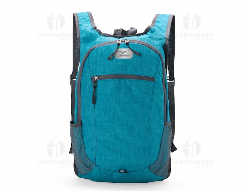 Mochila Oxford Dobrável 16 Litros em cor preta, feita de material resistente e leve, com capacidade para armazenar até 16 litros de objetos. Ideal para viagens ou uso diário.