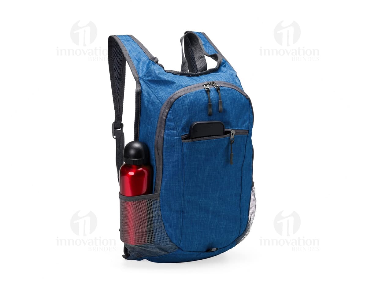 Mochila Oxford Dobrável 16 Litros em cor preta, feita de material resistente e leve, com capacidade para armazenar até 16 litros de objetos. Ideal para viagens ou uso diário.