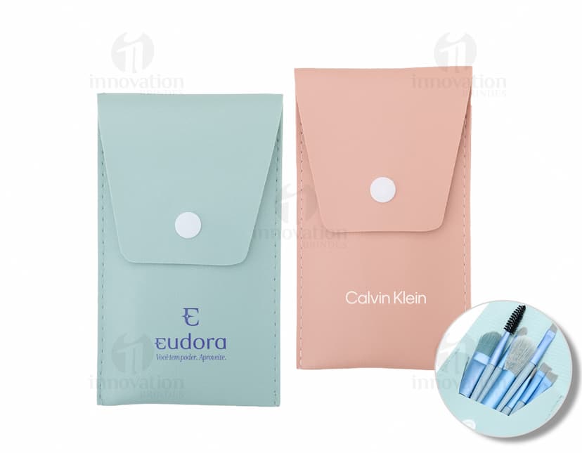 Kit Pincel 8 peças em diversos tamanhos e cores em fundo branco.