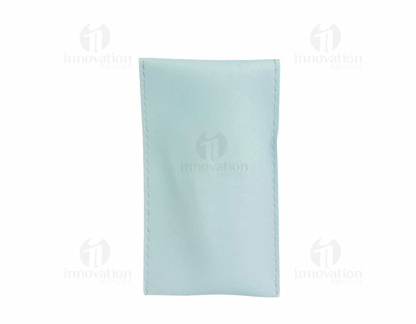 Kit Pincel 8 peças em diversos tamanhos e cores em fundo branco.