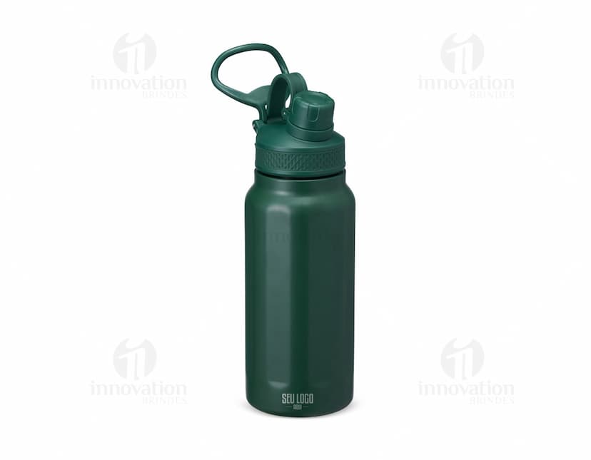 Garrafa térmica com alça de 750ml em fundo branco.