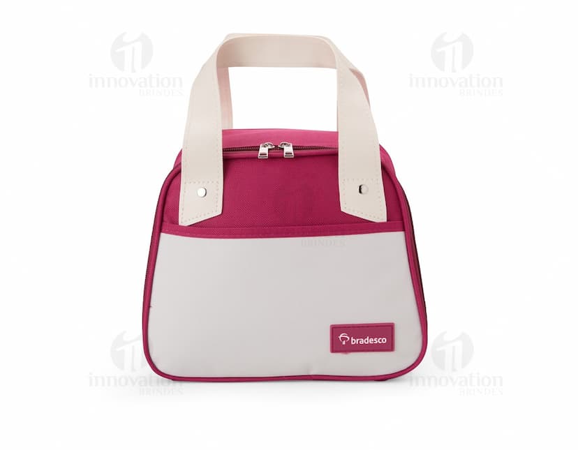 Bolsa térmica de 5 litros em tom de rosa claro, com alça ajustável e fecho em zíper.