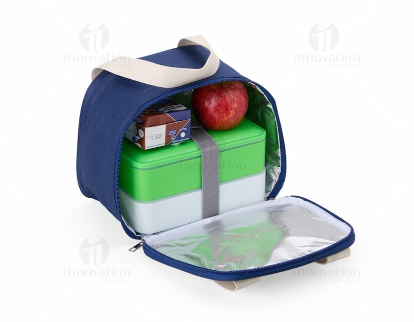 Bolsa térmica de 5 litros em tom de rosa claro, com alça ajustável e fecho em zíper.