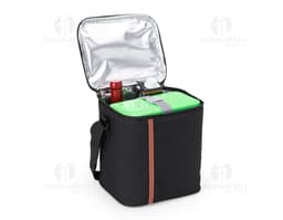 Bolsa térmica 7 litros em cor verde, feita de material resistente. Ideal para transportar alimentos e bebidas de forma segura