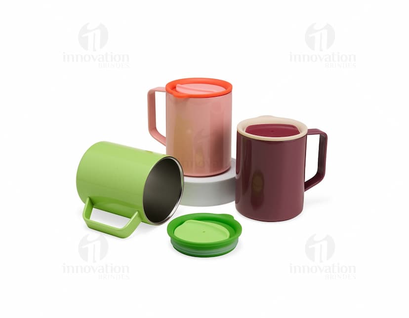 Caneca inox de parede dupla com capacidade de 270ml, ideal para café, chá e outras bebidas quentes. Feita em material resistente e durável, perfeita para uso em casa, no trabalho ou em viagens. Design elegante e moderno, com alça confortável para segurar. Corpo em aço inoxidável com acabamento brilhante, mantendo a temperatura da bebida por mais tempo. Ótima opção para presentear ou para uso pessoal.