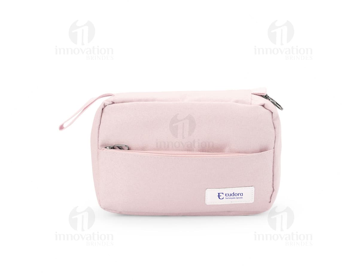 Necessaire com 3 compartimentos em tons de azul e branco.