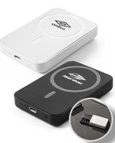 Bateria portátil em ABS Personalizado, dispositivo eletrônico preto e portátil, equipamento de tecnologia com drive externo e teclado, adequado para armazenamento de dados e uso em escritório, tela digital para comunicação wireless, com conexão para celular e notebook, teclas de memória e botões de controle, dispositivo eletrônico moderno com opção de áudio e entrada de dados, ideal para uso móvel e entretenimento.