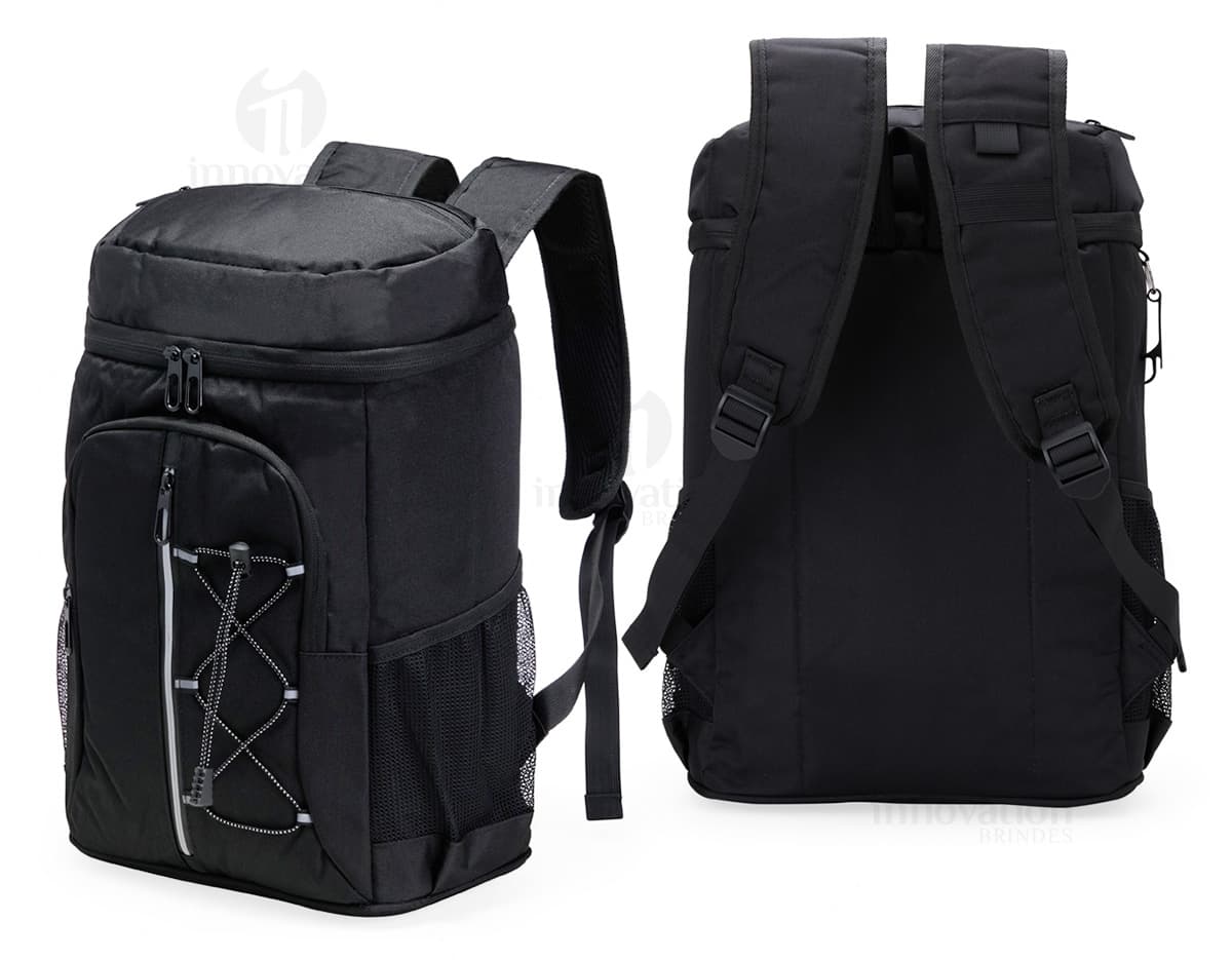Bolsa Térmica de 32 Litros em material resistente, ideal para viagens e transporte de objetos. Design moderno em metal e couro, com alças para facilitar o transporte. Excelente opção para manter a temperatura de bebidas e alimentos durante o trajeto.