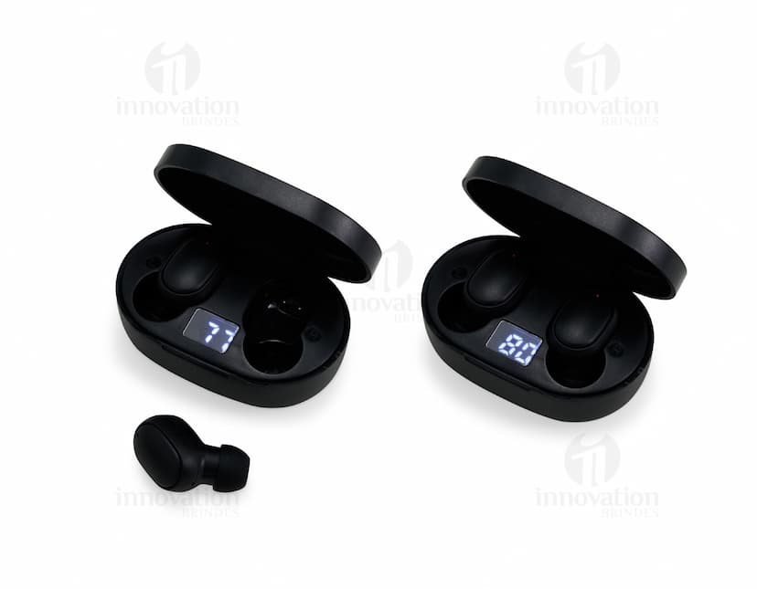 Fone de Ouvido Bluetooth preto com design moderno e tecnológico.