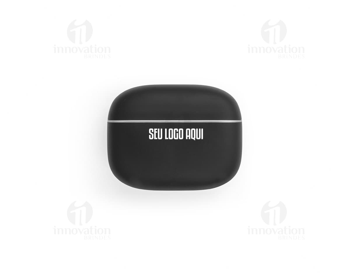 Fone de ouvido preto com design moderno e cancelamento de ruído.