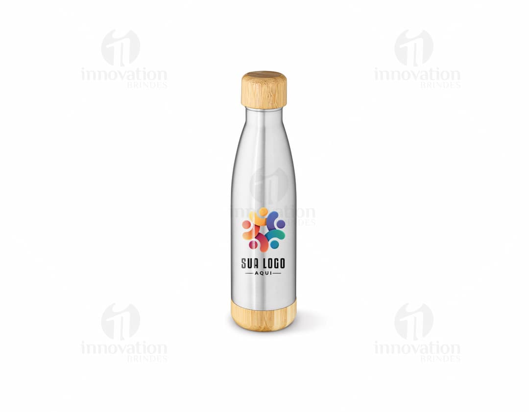 Garrafa em aço inox com tampa em bambu.