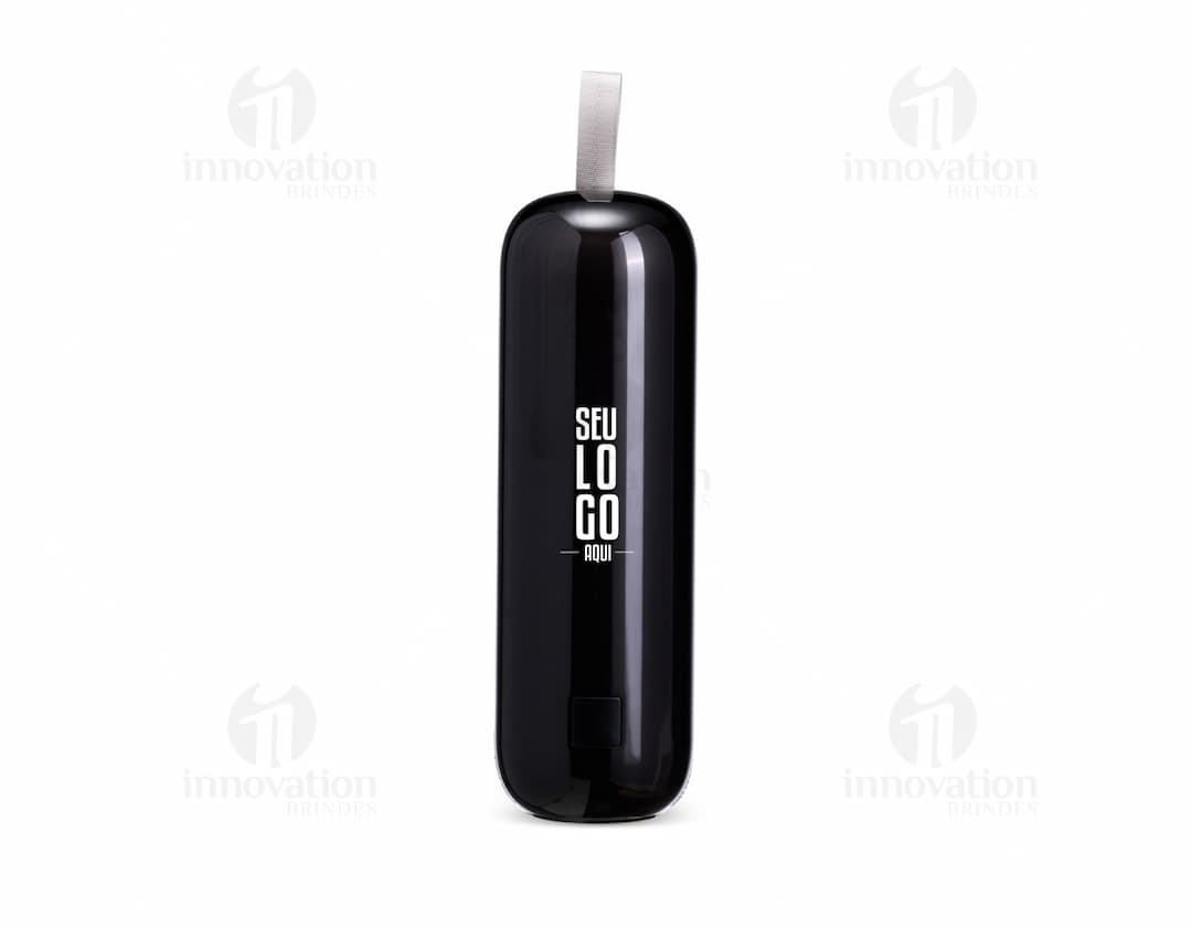 Caixa de som Bluetooth na cor preta, com design moderno e aspecto compacto.