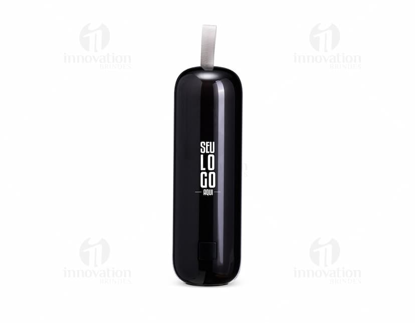Caixa de som Bluetooth na cor preta, com design moderno e aspecto compacto.