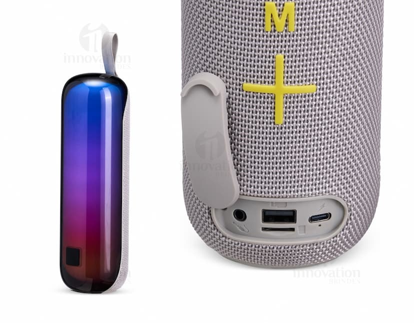 Caixa de som Bluetooth na cor preta, com design moderno e aspecto compacto.