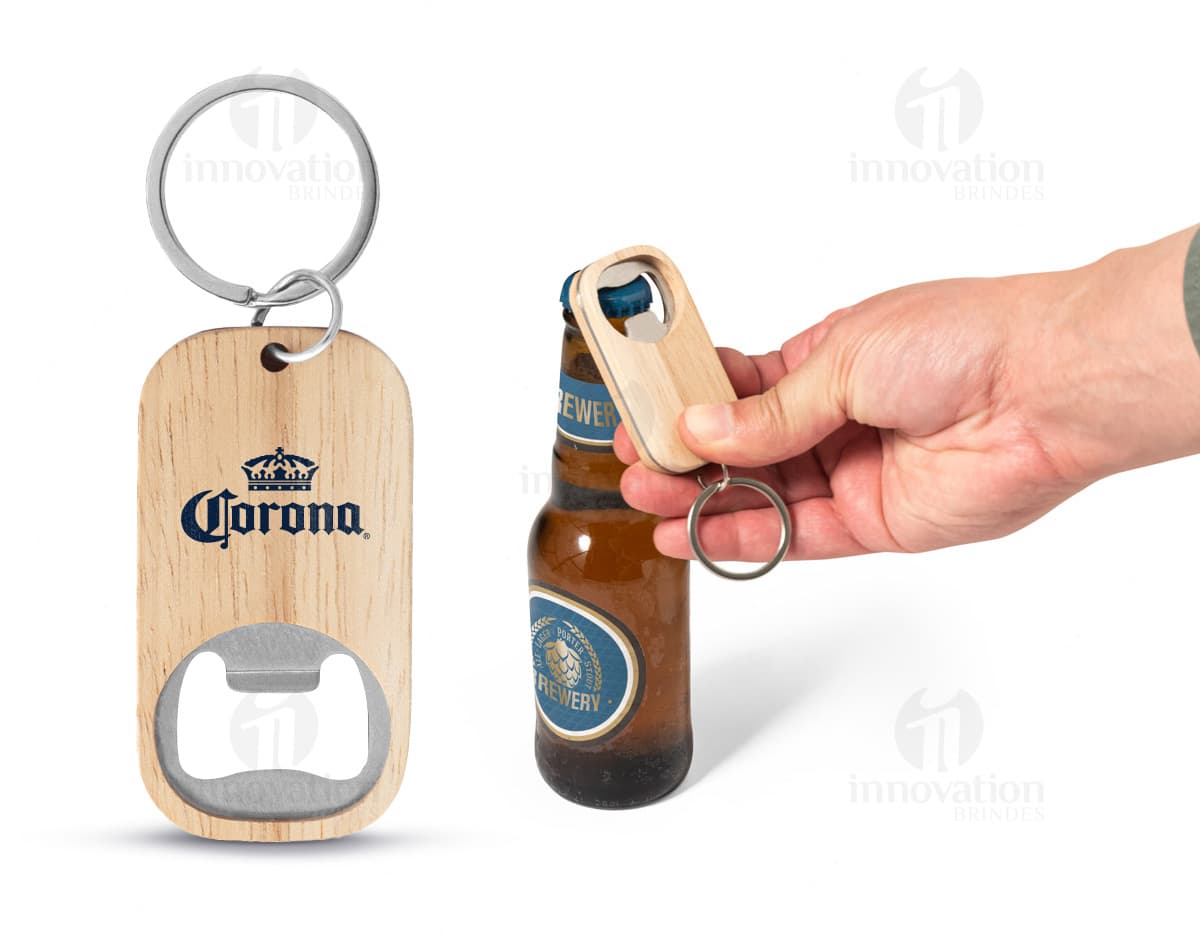 Abridor de garrafas em aço inox e bambu.