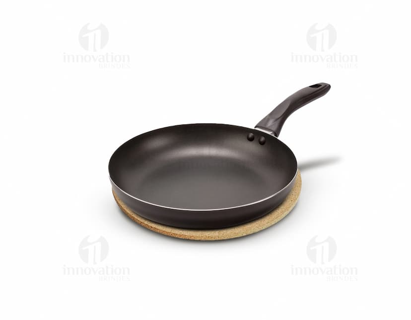 Descanso de Panela Cortiça 15cm - Produto em cortiça de 15cm de diâmetro para proteger superfícies de queimaduras de panelas quentes.