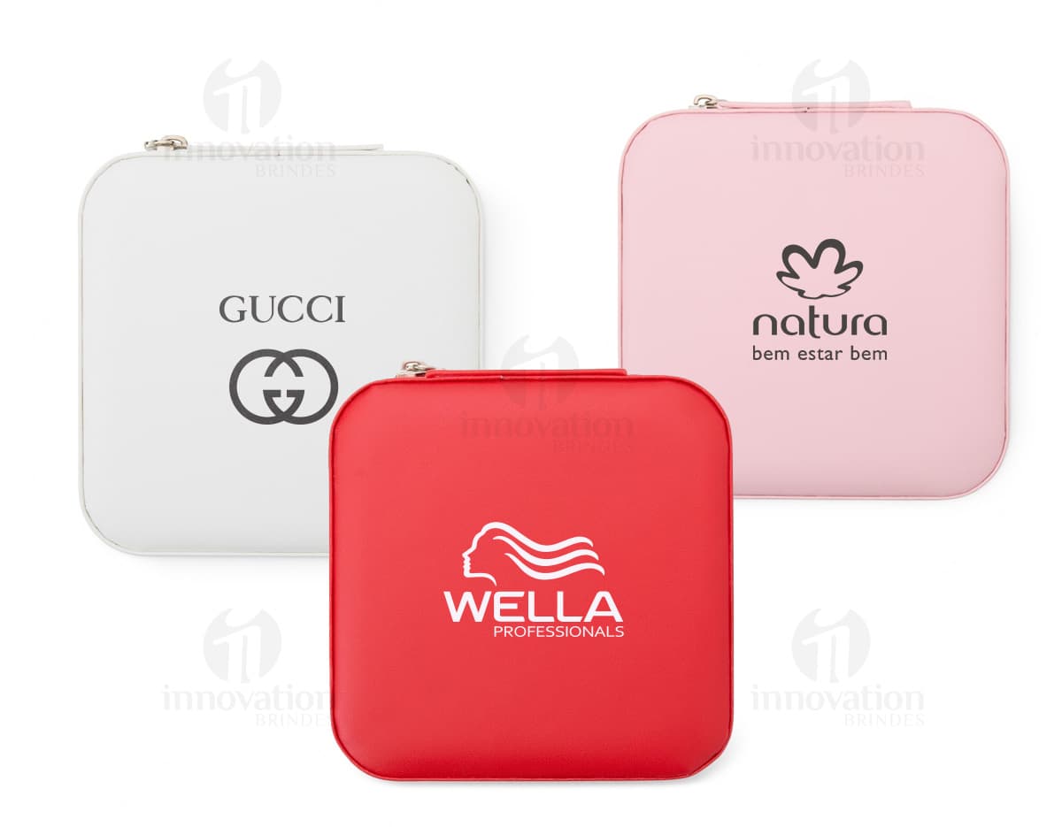 Porta-Joias Compacto com Espelho em cor branca, com compartimentos internos para organização de joias e um espelho na tampa.