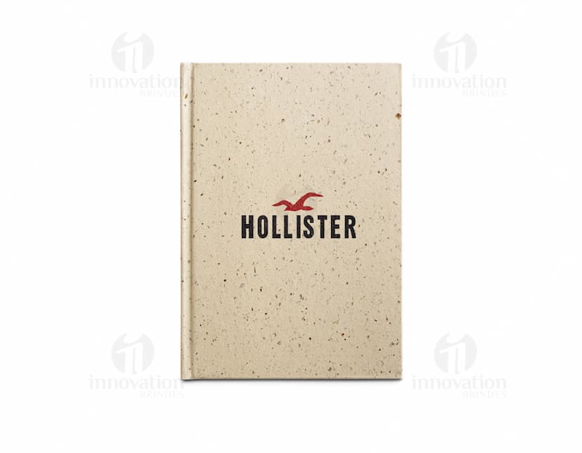 Produto: Caderno A5 com resíduos da cevada. Imagem do caderno de tamanho A5 com capa feita de resíduos da cevada.