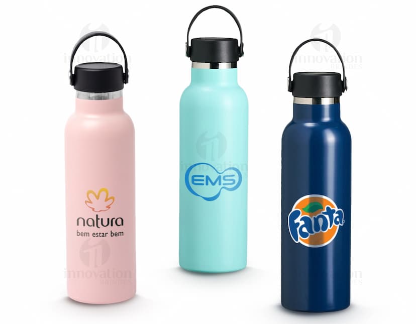 Garrafa térmica de aço inoxidável com capacidade de 550ml e infusor para chá.