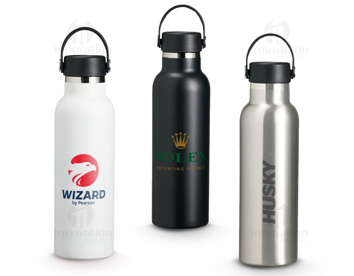 Garrafa térmica de aço inoxidável com capacidade de 550ml e infusor para chá.