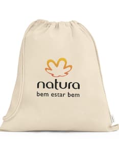 Sacola tipo mochila em cor lilás com alças ajustáveis e fecho de cordão.