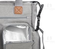 Bolsa multifuncional preta de couro, estilo moderno e elegante, com alça de mão e alça de ombro ajustável. Possui zíper
