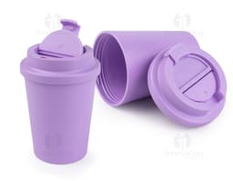 400ml plastic cup, colored in yellow and black, with a lid and handle for easy handling. The item is disposable and is used