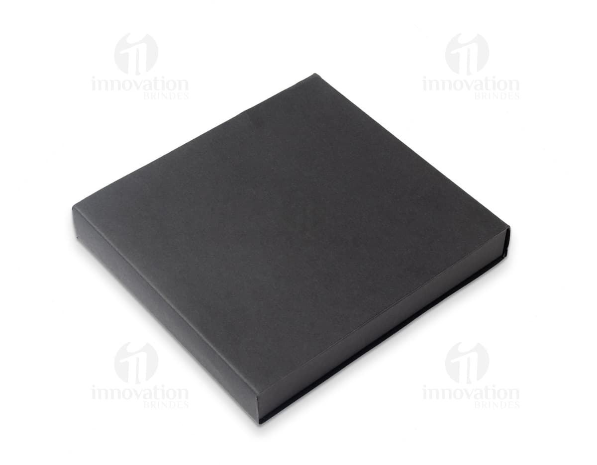 Equipamento de escritório em caixa preta com gravador, tecnologia, dispositivo, dados, armazenamento, computador, negócios, informação, mídia, objeto, plástico, disco, antigo, digital, contêiner, bloco de notas, disquete, caixa, equipamento eletrônico, papel, objetos, livro, educação, memória, dispositivo elétrico, gravação, retrô, vídeo, cópia, cassete, 3D, bateria, ferramenta, metal, obsoleto, áudio, pessoal, pacote, ícone, fita, som, página, documento, câmera, música, sinal, dispositivo de memória, backup, disco, texto, fechado, acessório, indústria, placa, chave, contra, disco magnético, marrom, close-up, aberto, símbolo, escola, arquivo, disco flexível, estojo, bloco, filme, unidade, eletrônico, número, segurança.