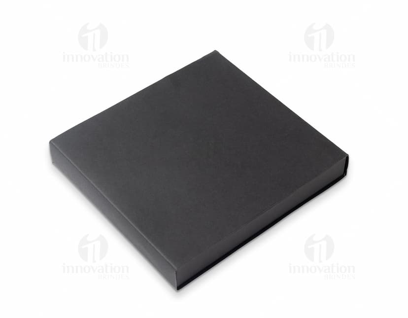 Equipamento de escritório em caixa preta com gravador, tecnologia, dispositivo, dados, armazenamento, computador, negócios, informação, mídia, objeto, plástico, disco, antigo, digital, contêiner, bloco de notas, disquete, caixa, equipamento eletrônico, papel, objetos, livro, educação, memória, dispositivo elétrico, gravação, retrô, vídeo, cópia, cassete, 3D, bateria, ferramenta, metal, obsoleto, áudio, pessoal, pacote, ícone, fita, som, página, documento, câmera, música, sinal, dispositivo de memória, backup, disco, texto, fechado, acessório, indústria, placa, chave, contra, disco magnético, marrom, close-up, aberto, símbolo, escola, arquivo, disco flexível, estojo, bloco, filme, unidade, eletrônico, número, segurança.