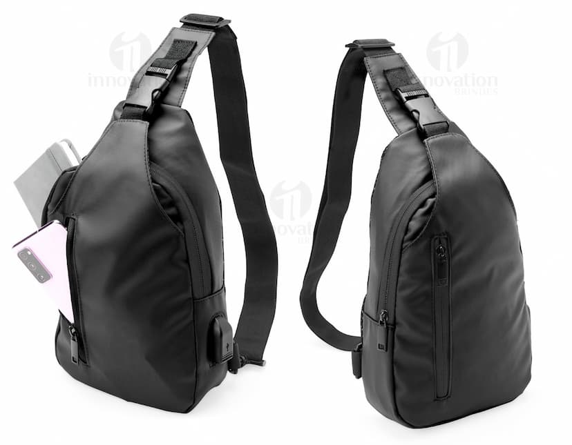 Mochila de ombro 6 litros na cor preta, ideal para uso diário.