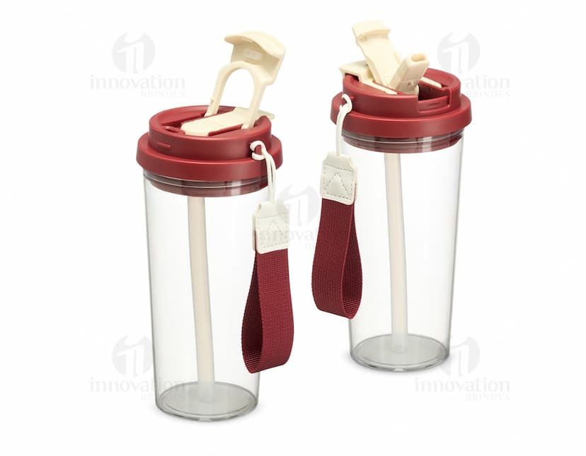Produto Copo Plástico 600ml em plástico resistente transparente com capacidade de 600ml.