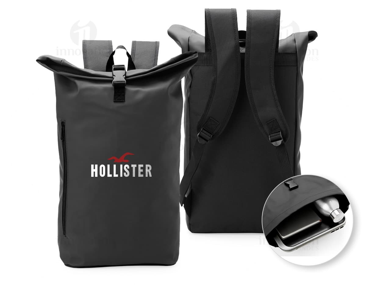 Mochila 26 Litros na cor preta com bolsos laterais, alças ajustáveis e zíper frontal.