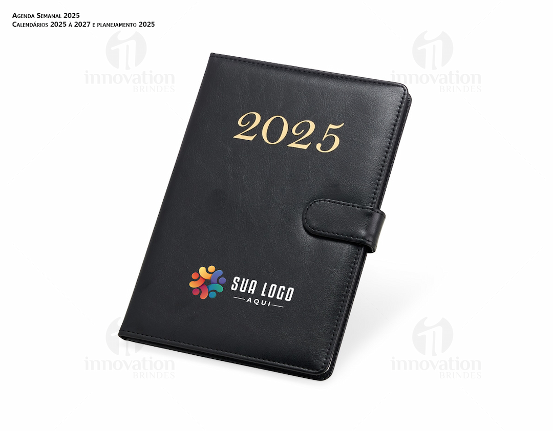 Agenda Semanal 2025 com capa de couro preto e páginas em branco para anotações diárias.