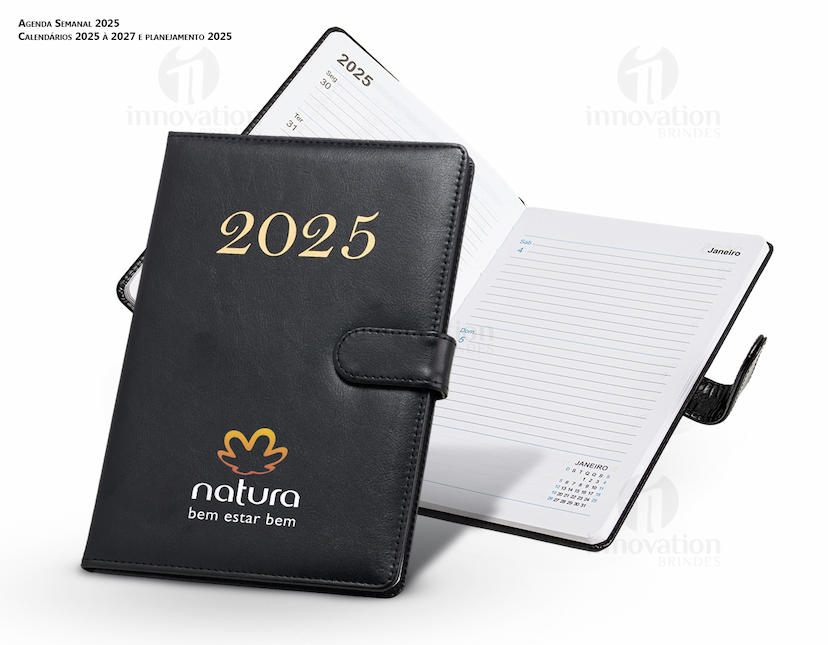 Agenda Semanal 2025 com capa de couro preto e páginas em branco para anotações diárias.
