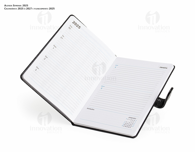 Agenda Semanal 2025 com capa de couro preto e páginas em branco para anotações diárias.