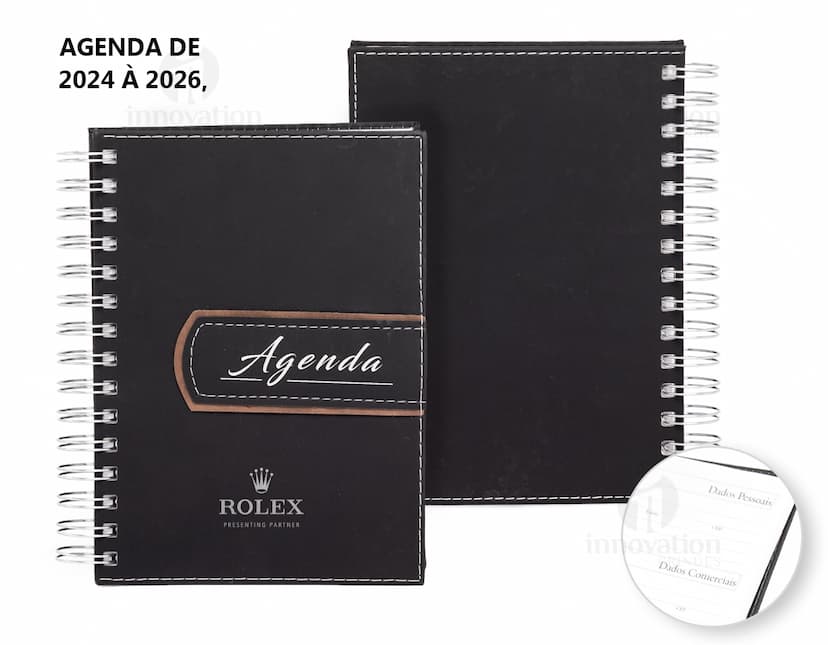 Agenda diária 2025 Wire-o em cor azul com páginas em branco e wire-o prateado.