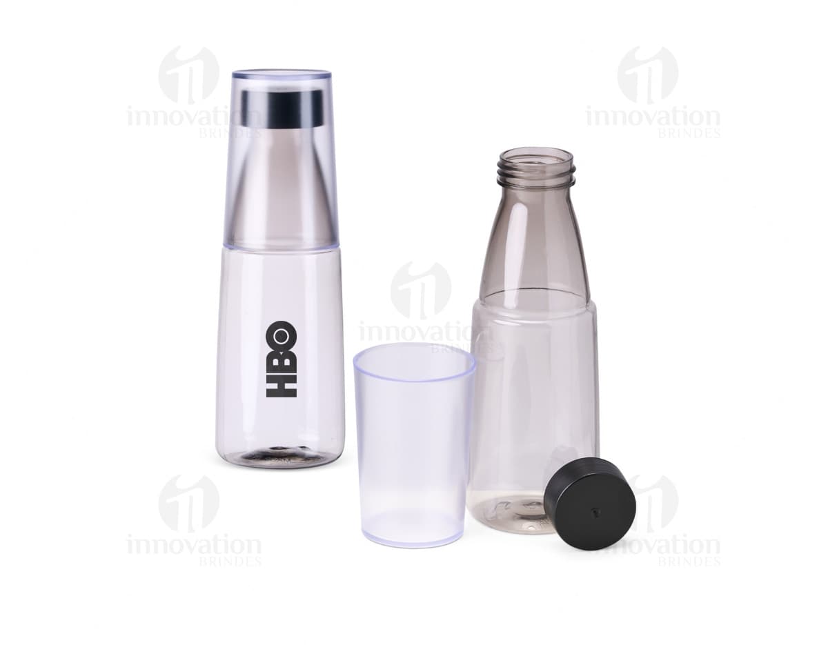 Garrafa plástica 2 em 1 de 550ml em cor azul com tampa rosqueável e alça de transporte integrada.