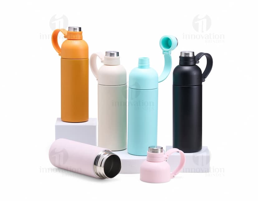 Garrafa Térmica 460ml na cor verde limão, com tampa de rosquear e alça para transporte.