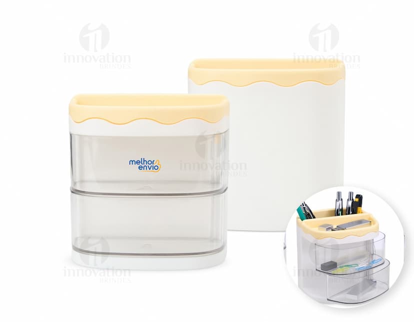 Organizador de Mesa em madeira com divisórias e gaveta, ideal para armazenar papéis e materiais de escritório.
