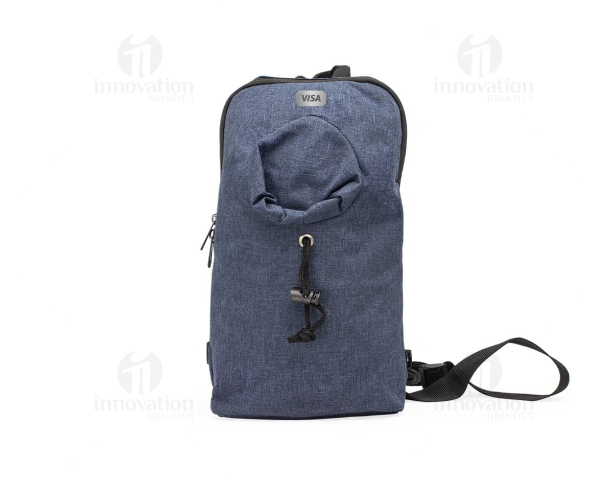 Mochila de Ombro 6 Litros na cor preta, com alças ajustáveis e bolso frontal com zíper.